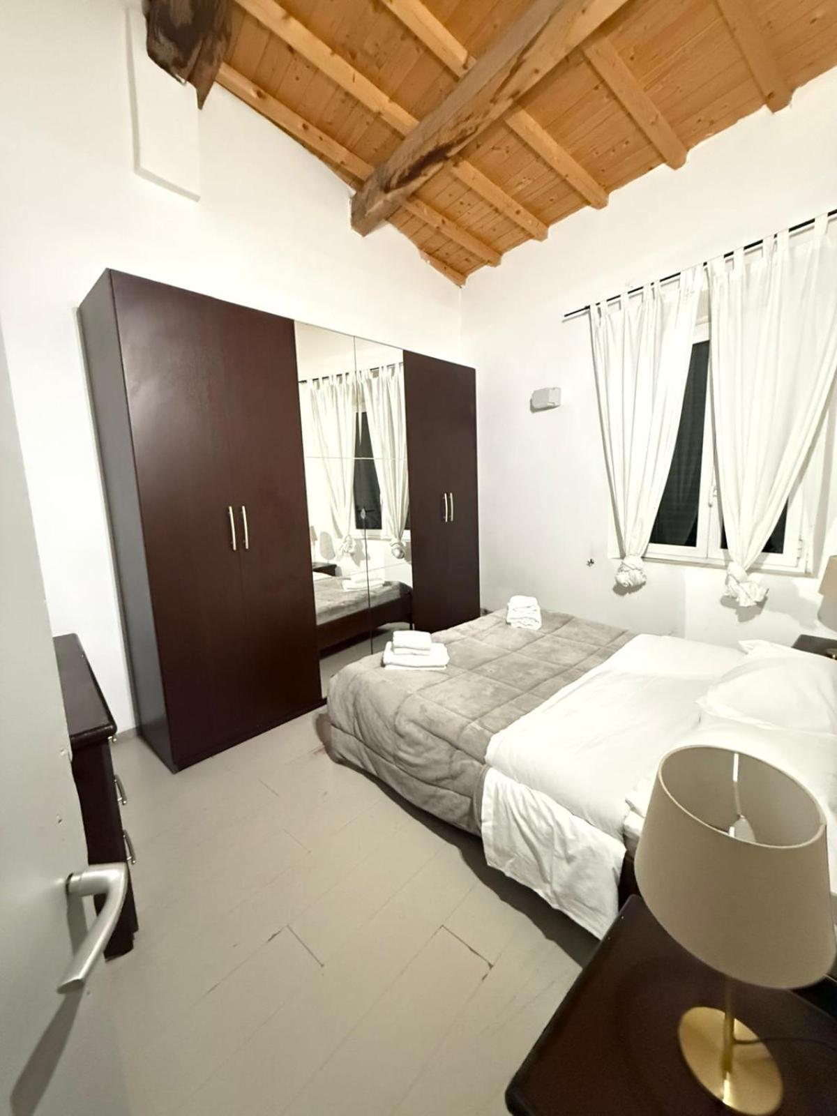 Three Bedroom In Center *