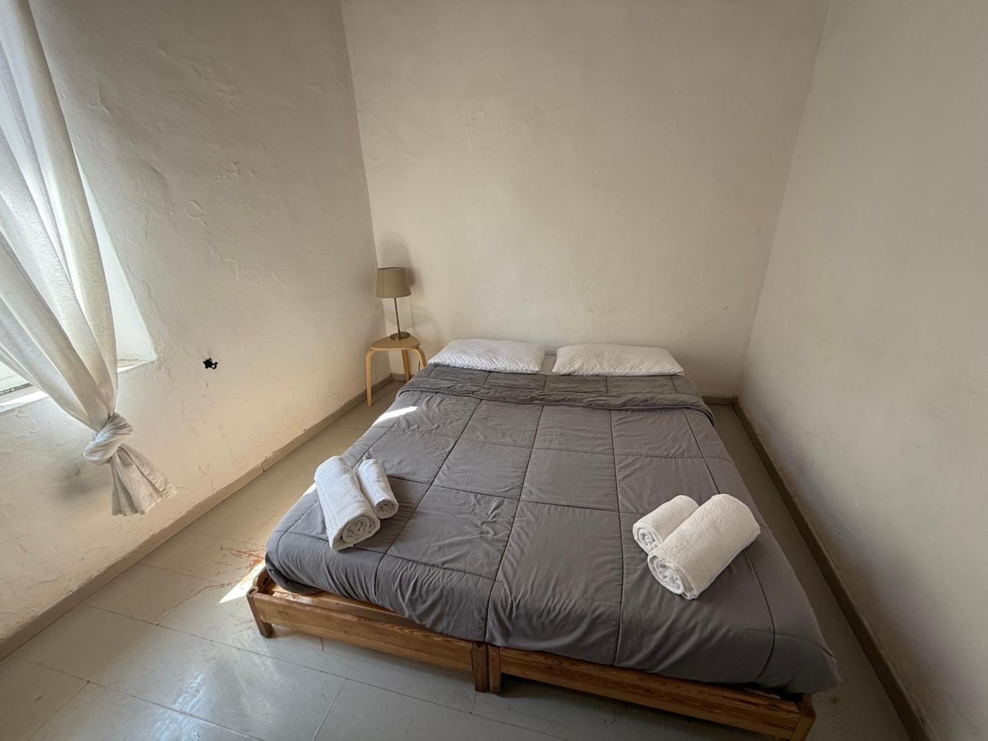 Three Bedroom In Center *